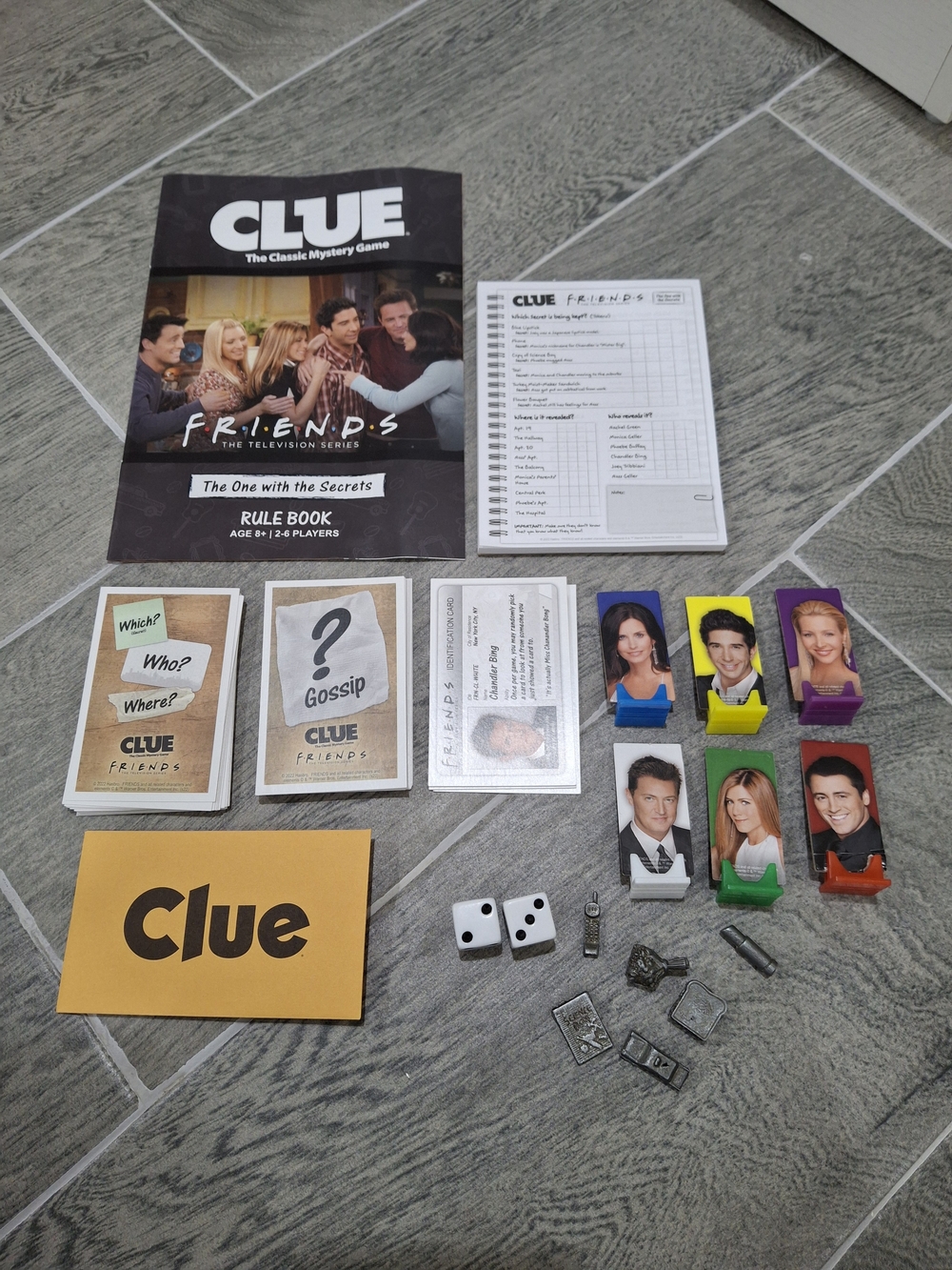 F.R.I.E.N.D.S Clue Board Game - Picture 4 of 5